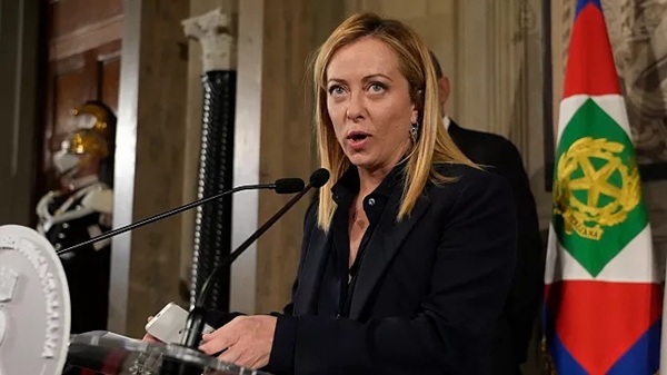 পোপকে ‘ভয়ংকর’ বলায় ট্রাম্পের ওপর ক্ষুব্ধ ইতালির প্রধানমন্ত্রী